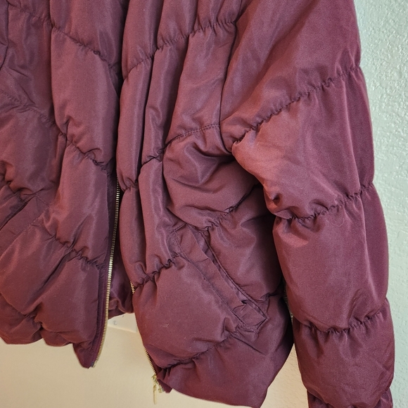 H&M Burgundy Satin Puffer Quilted Jacket Size 12 - Picture 4 of 6